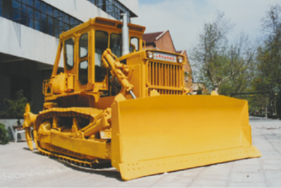 山推推土機(jī)累計(jì)銷(xiāo)量突破2000臺(tái)；被國(guó)家經(jīng)貿(mào)部批準(zhǔn)為進(jìn)出口自營(yíng)權(quán)企業(yè)。